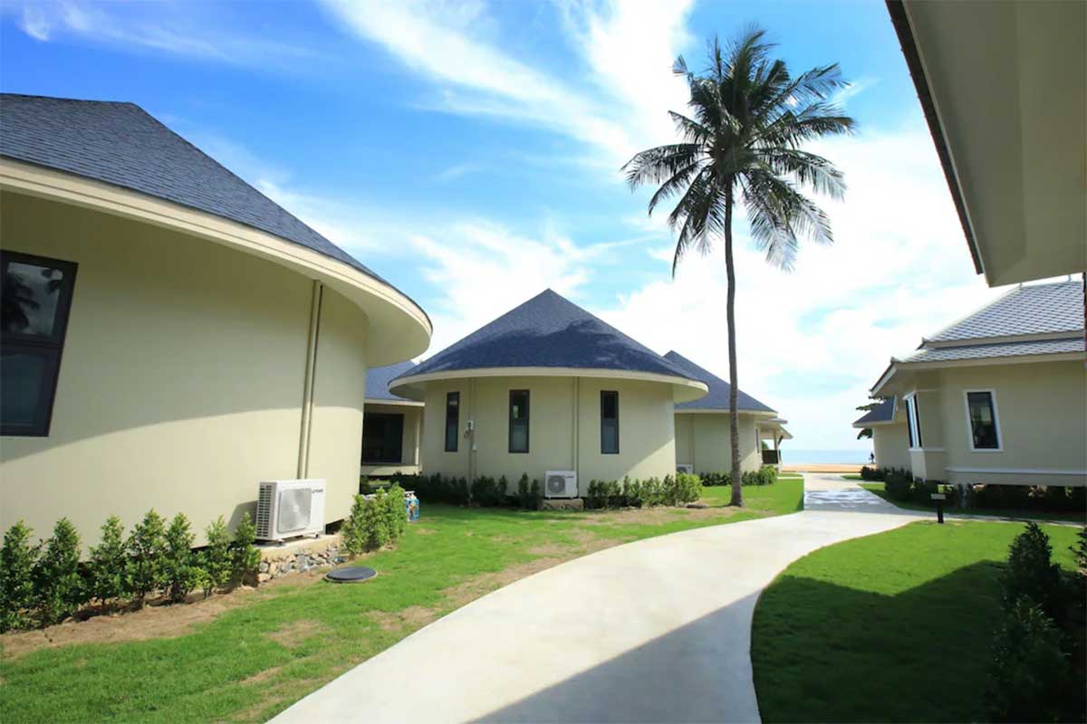 Wis-Beach-Khanom-2