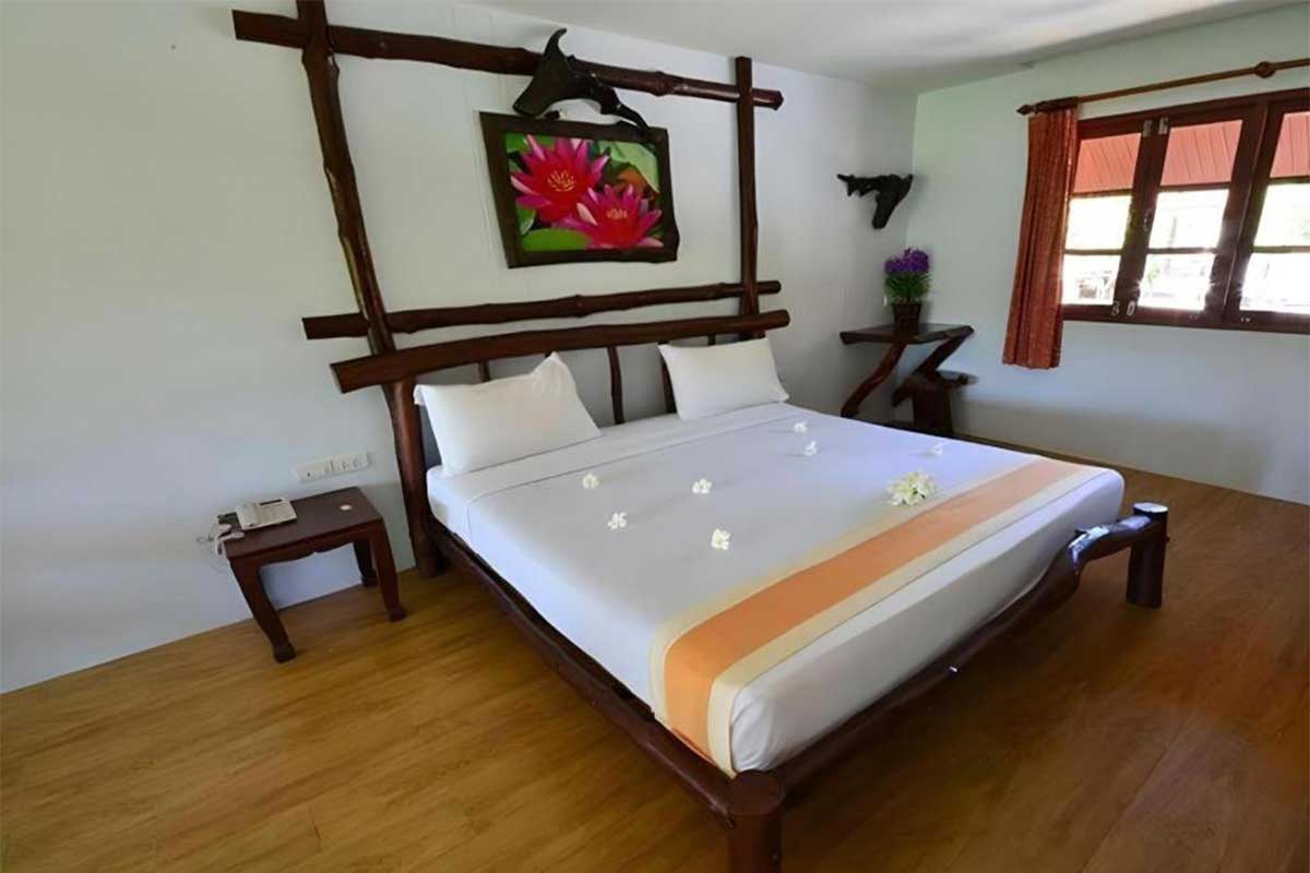 Alongkot-Beach-Resort-Khanom-2