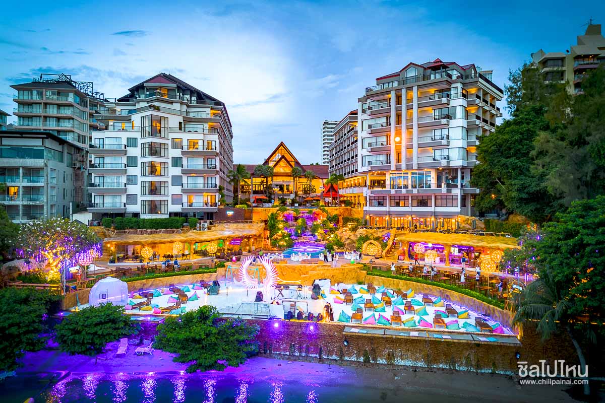 Blue Dragon Cafe & Beach Club พัทยา ร้านอาหารพัทยาชมวิวทะเลสุดปัง