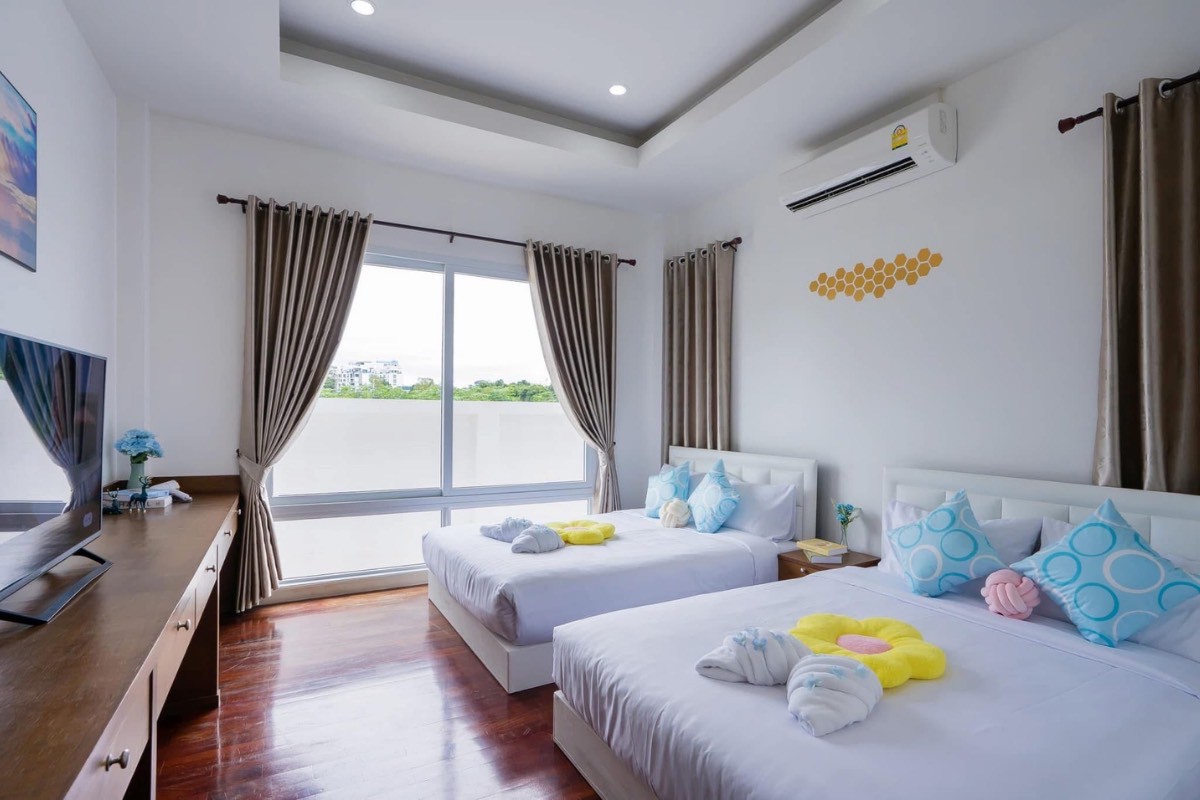 10 พูลวิลล่าพัทยา เที่ยวยกแก๊งค์พักได้ตั้งแต่ 10-30 คน อัปเดตใหม่ 2568