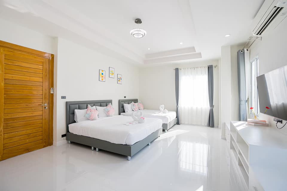 10 พูลวิลล่าพัทยา เที่ยวยกแก๊งค์พักได้ตั้งแต่ 10-30 คน อัปเดตใหม่ 2568