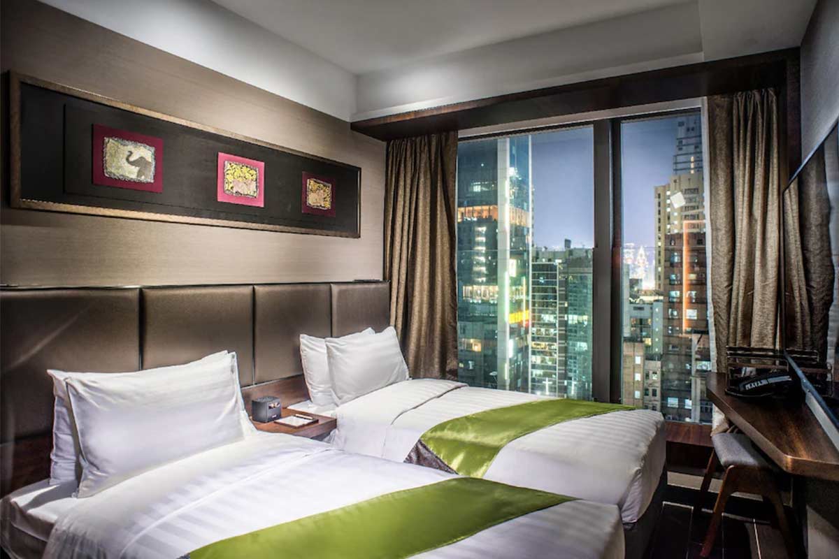 Soravit-on-Granville1