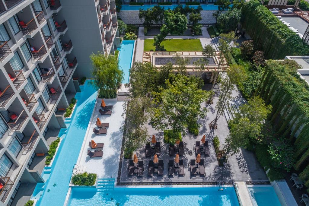 20 ที่พักภูเก็ตสำหรับครอบครัว มีห้องแฟมิลี่ สระว่ายน้ำ และคิดส์คลับ อัปเดตใหม่รับปี 2569