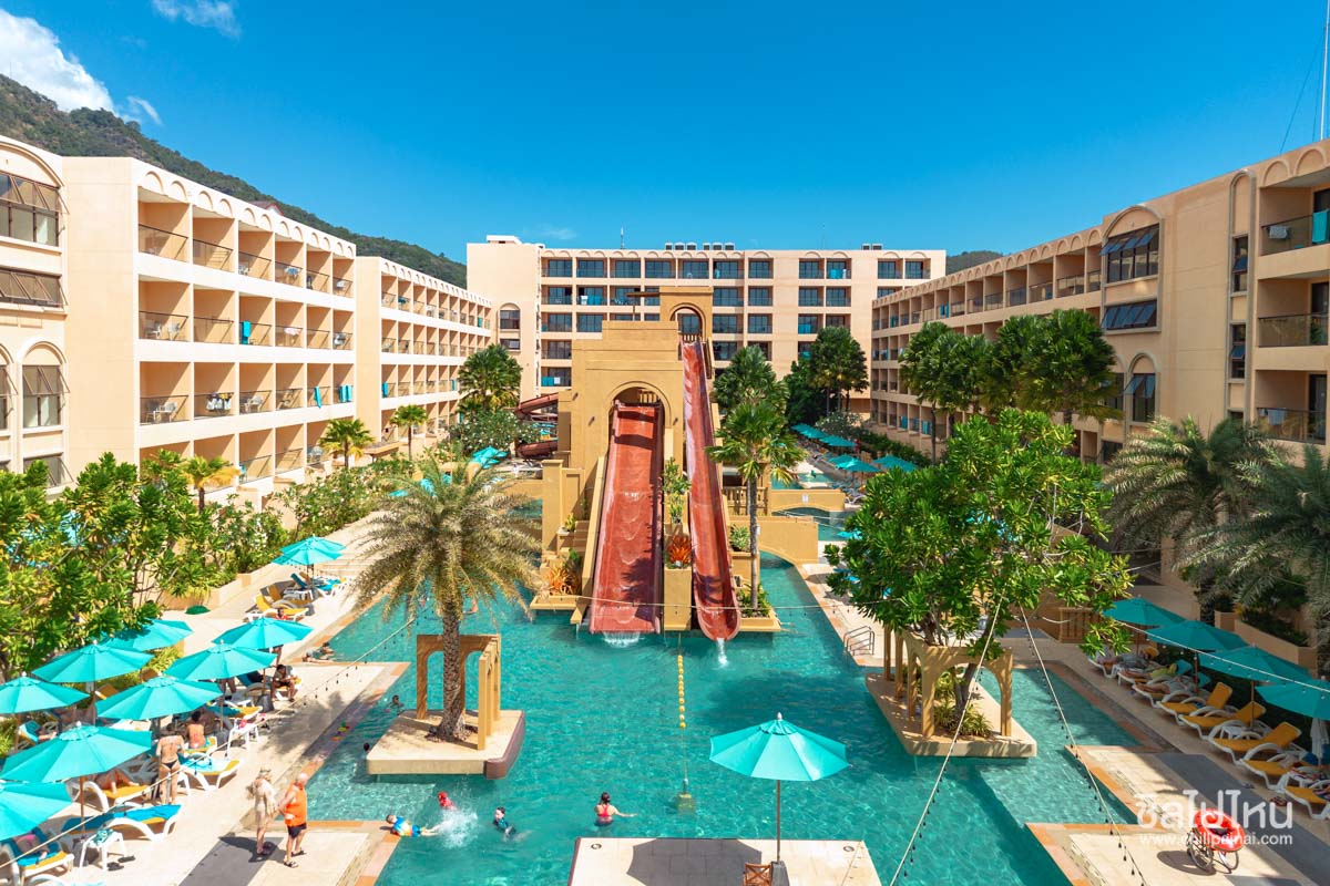 20 ที่พักภูเก็ตสำหรับครอบครัว มีห้องแฟมิลี่ สระว่ายน้ำ และคิดส์คลับ อัปเดตใหม่รับปี 2569