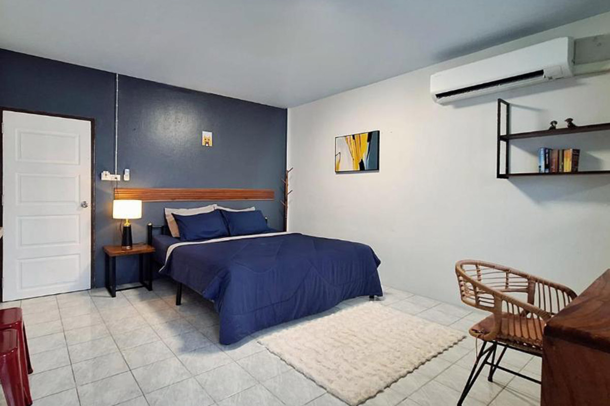 2_FridaysGuesthouseandCafe-1