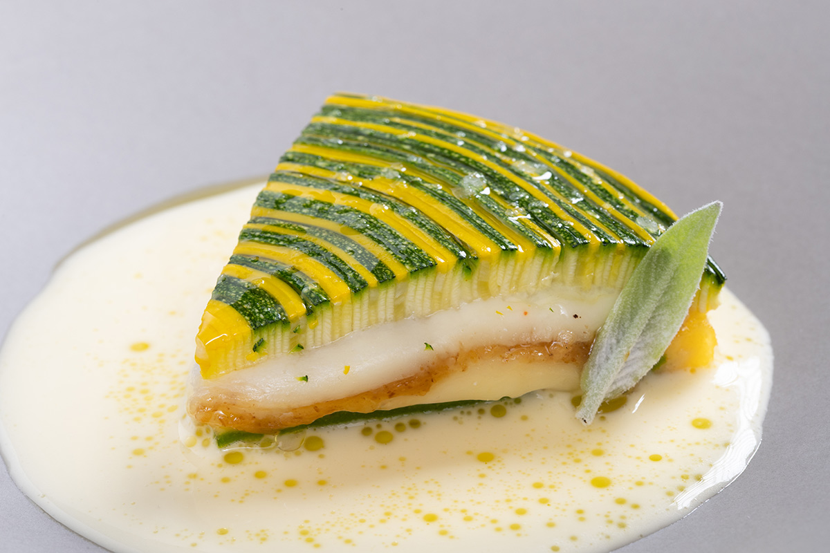 จองก่อนเต็ม! 10 ร้านริมน้ำดินเนอร์สุดโรแมนติกชมพลุปีใหม่ 2026