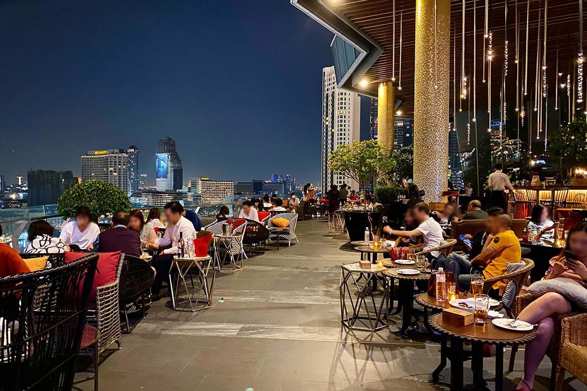 จองก่อนเต็ม! 10 ร้านริมน้ำดินเนอร์สุดโรแมนติกชมพลุปีใหม่ 2026