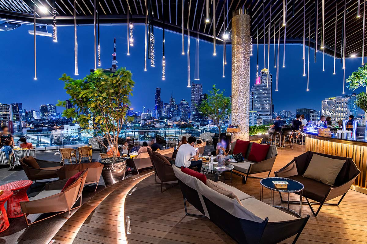 จองก่อนเต็ม! 10 ร้านริมน้ำดินเนอร์สุดโรแมนติกชมพลุปีใหม่ 2026