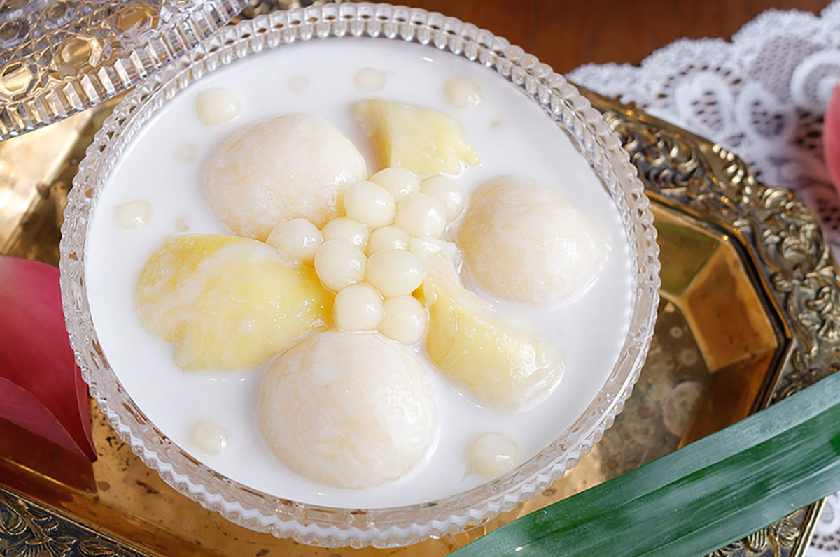 จองก่อนเต็ม! 10 ร้านริมน้ำดินเนอร์สุดโรแมนติกชมพลุปีใหม่ 2026