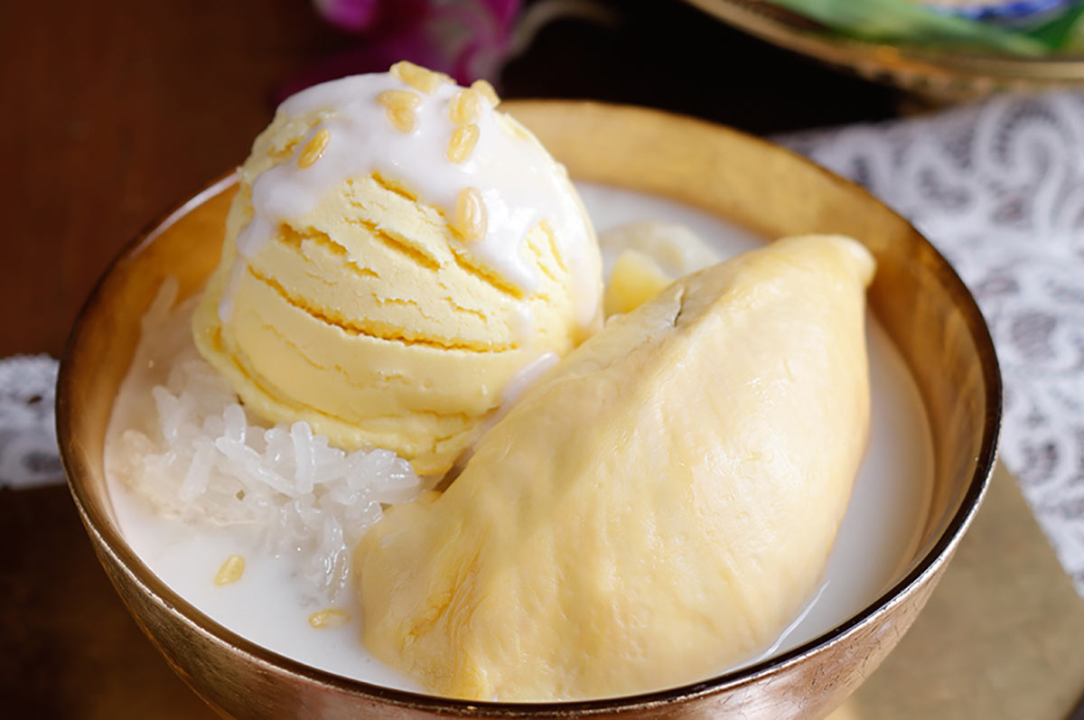 จองก่อนเต็ม! 10 ร้านริมน้ำดินเนอร์สุดโรแมนติกชมพลุปีใหม่ 2026