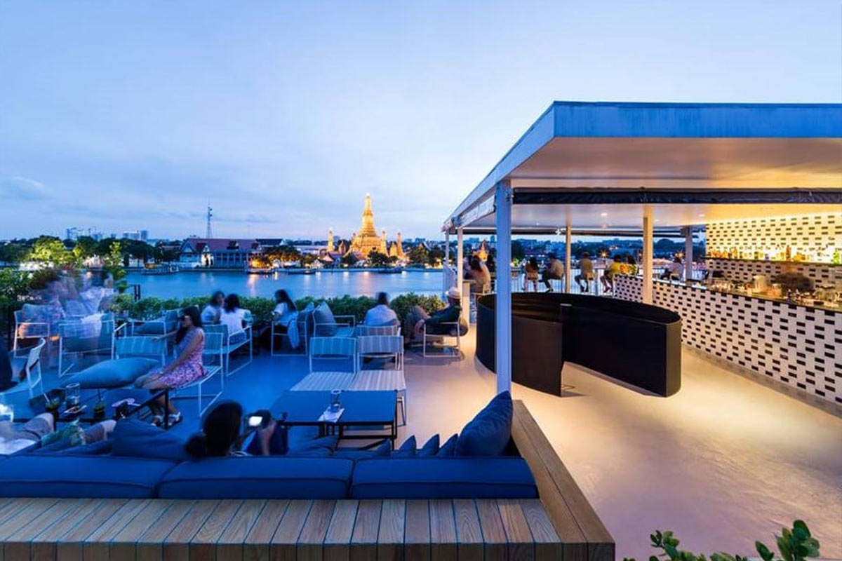 จองก่อนเต็ม! 10 ร้านริมน้ำดินเนอร์สุดโรแมนติกชมพลุปีใหม่ 2026