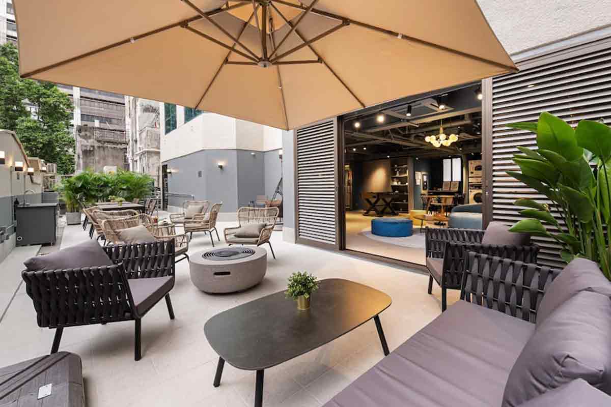 Dash-Living-on-Hollywood1