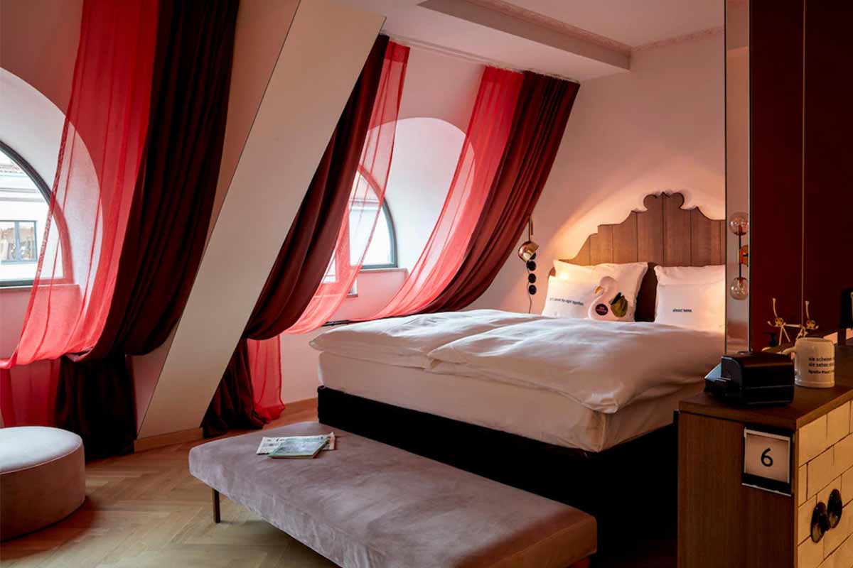 25hours-Hotel-Munich-The-Royal-Bavarian