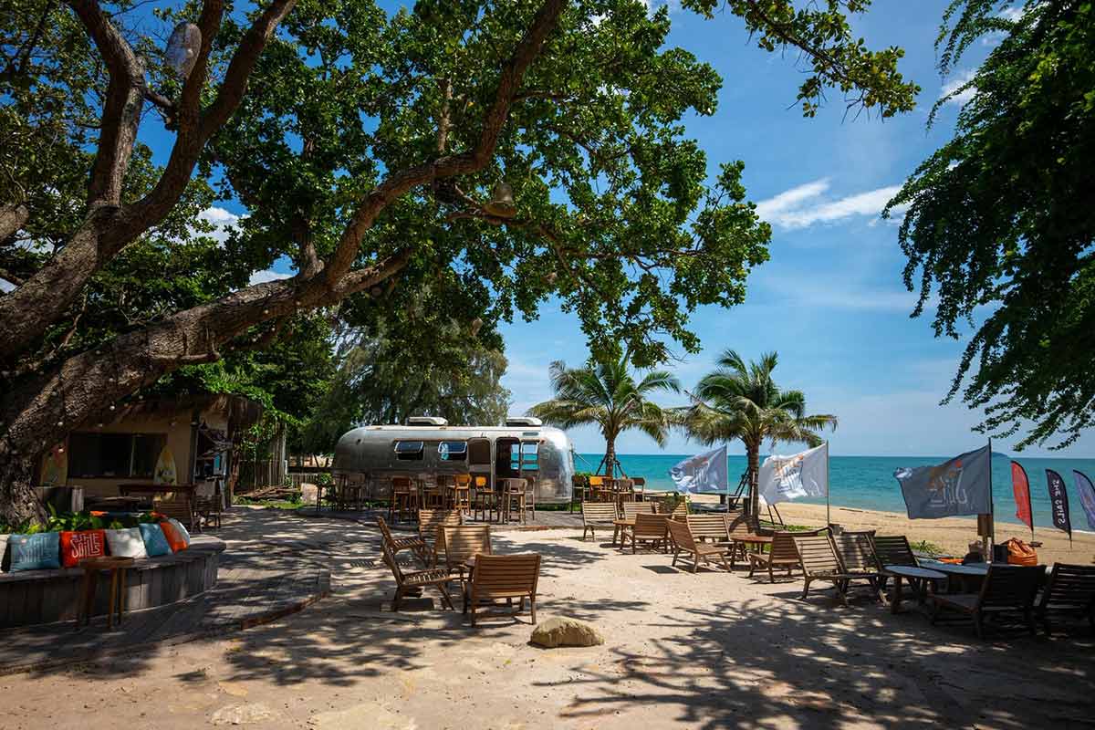 She_Sails_Cafe_Beach_Club