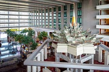 BE MORE Festive in Thailand ศิลปะแห่งการให้...ผ่านการรังสรรค์ต้นคริสต์มาส 4 ภาค