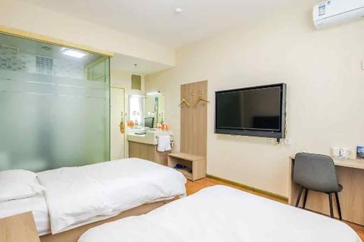 Three-Station-Hotel1