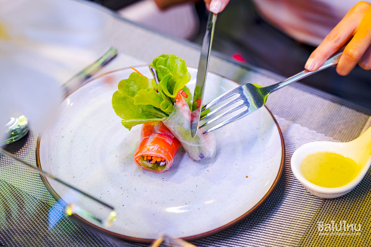 Bangkok_Restaurant_on_Bus_25