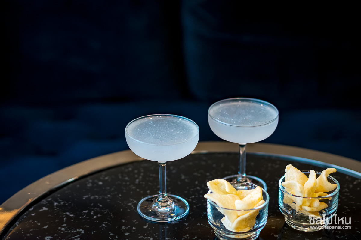 Bangkok_Restaurant_on_Bus_5