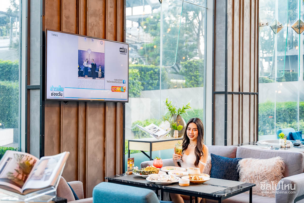 Holiday_Inn_Suites_Siracha_66