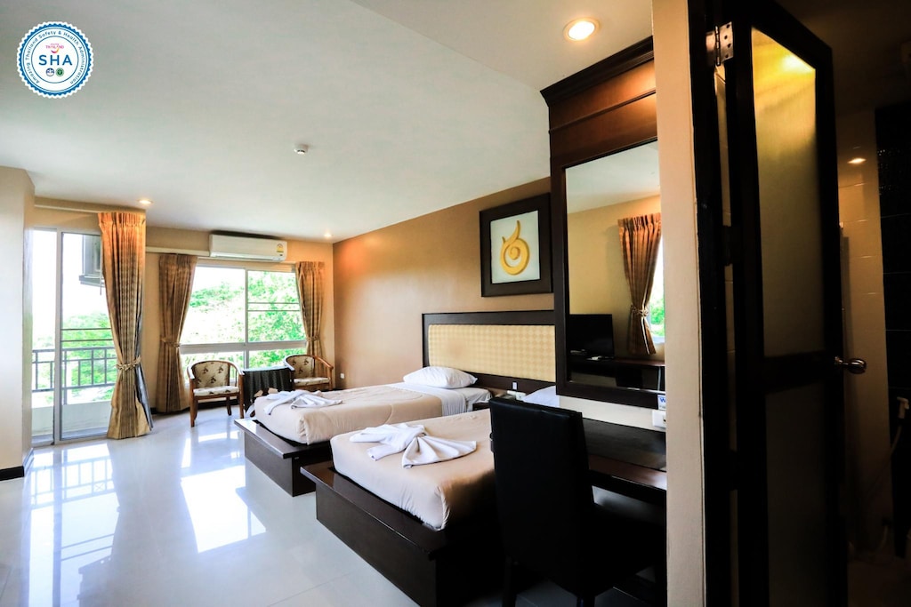 20 ที่พักใกล้หาดแหลมเจริญ ระยอง ที่จัดคอนเสิร์ต Rock on the Beach เดินทางไปดูคอนเสิร์ตสะดวก