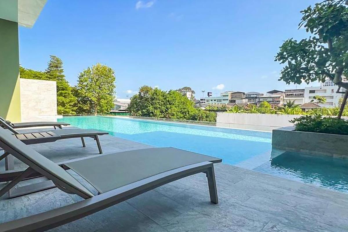 20 ที่พักใกล้หาดแหลมเจริญ ระยอง ที่จัดคอนเสิร์ต Rock on the Beach เดินทางไปดูคอนเสิร์ตสะดวก