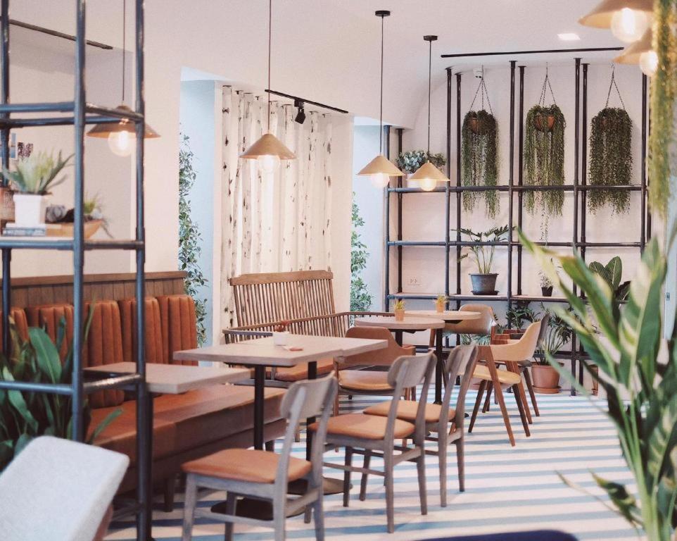 20 ที่พักใกล้หาดแหลมเจริญ ระยอง ที่จัดคอนเสิร์ต Rock on the Beach เดินทางไปดูคอนเสิร์ตสะดวก