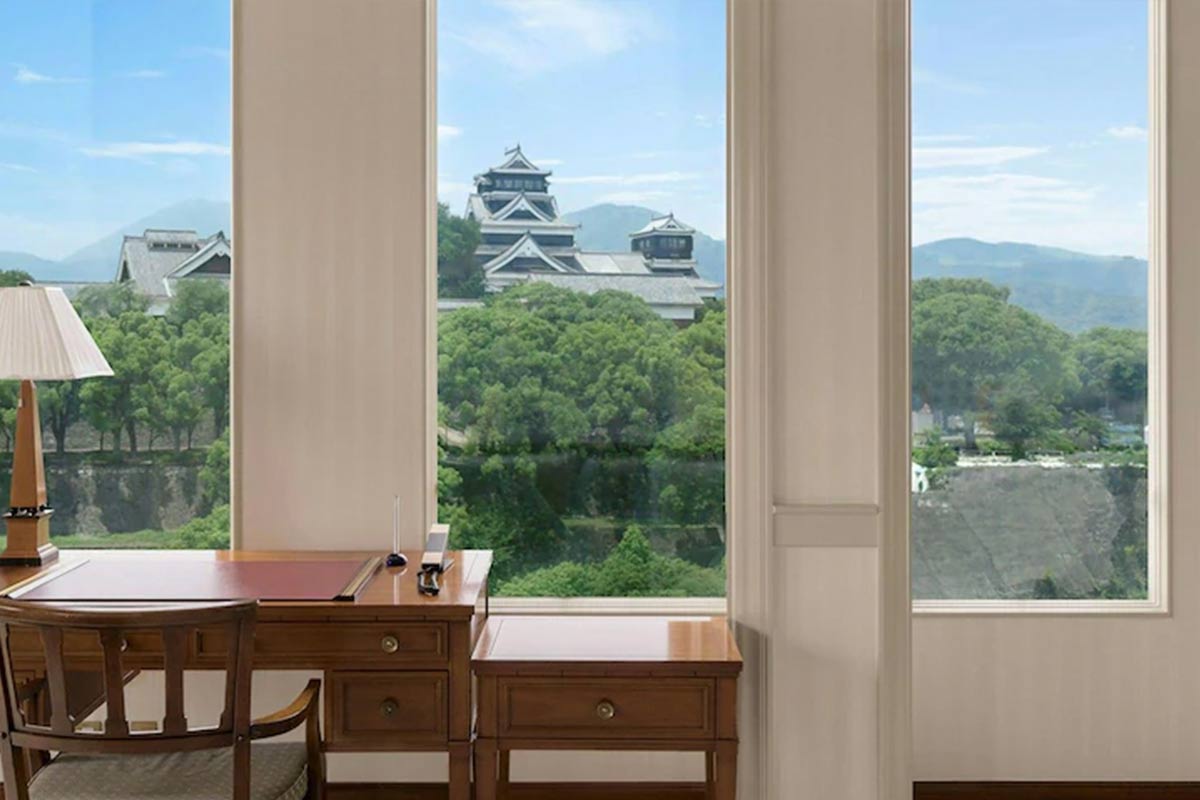 Kumamoto_Hotel_Castle1