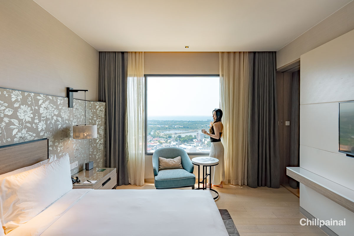 Holiday_Inn_Suites_Rayong_13