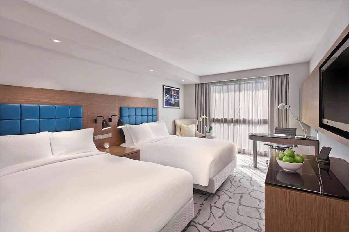 Holiday_Inn_Golden_Mile_Hong_Kong1