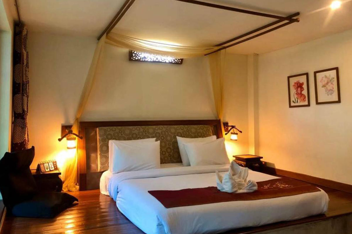 Ploy_Resort