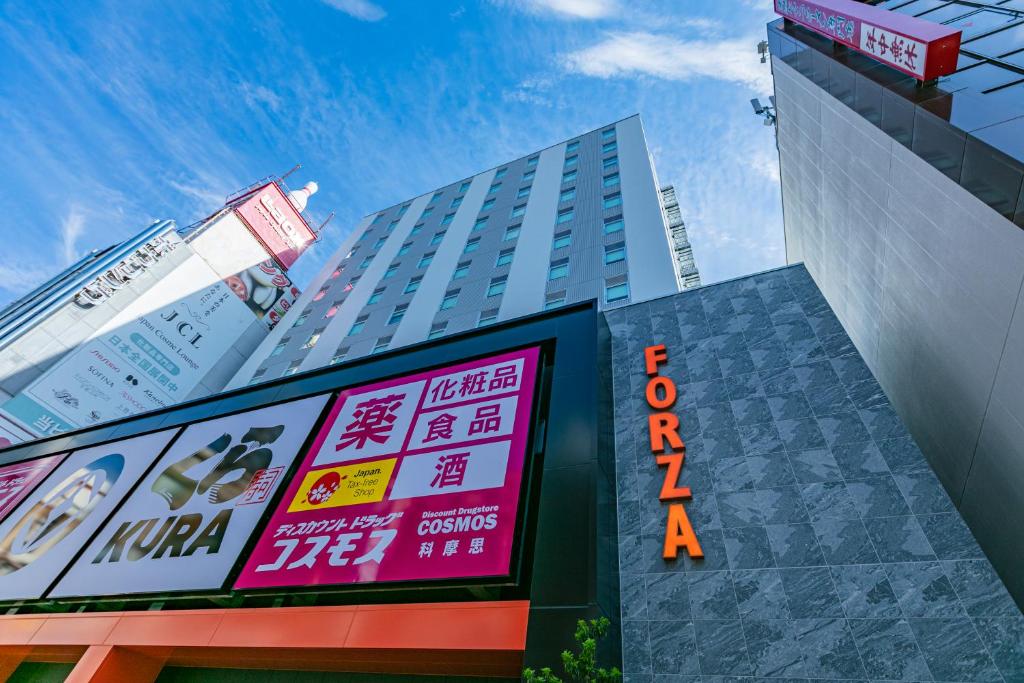 20 ที่พักโอซาก้า ย่านโดทงโบริ ใกล้ไฟป้ายกูลิโกะ เดินเที่ยวได้ ช้อปปิ้งสะดวก อัปเดตใหม่ 2569