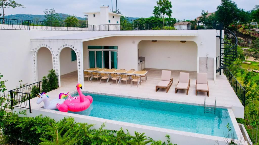 20 บ้านเป็นหลังเขาใหญ่ ปากช่อง ใกล้งานคอนเสิร์ตนั่งเล่น ทองสมบูรณ์คลับ พักยกแก๊ง เดินทางสะดวก อัปเดตใหม่ 2569