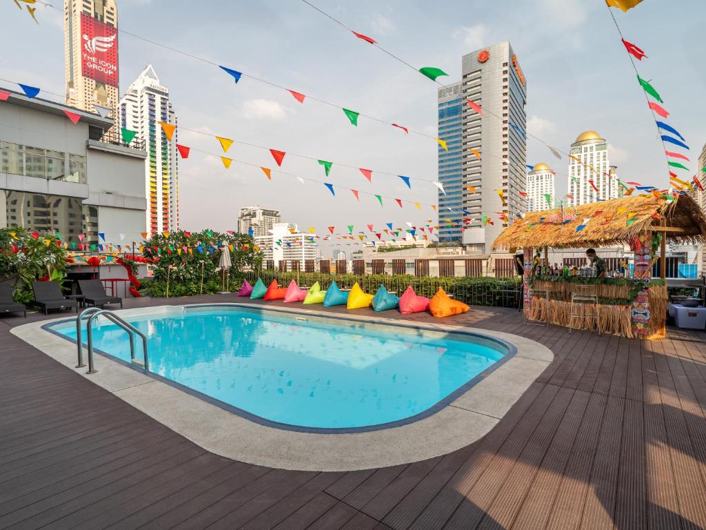 10 โรงแรมย่านประตูน้ำ ทำเลดี เดินช้อปแพลทินัม ประตูน้ำได้สบาย อัปเดตใหม่ 2569