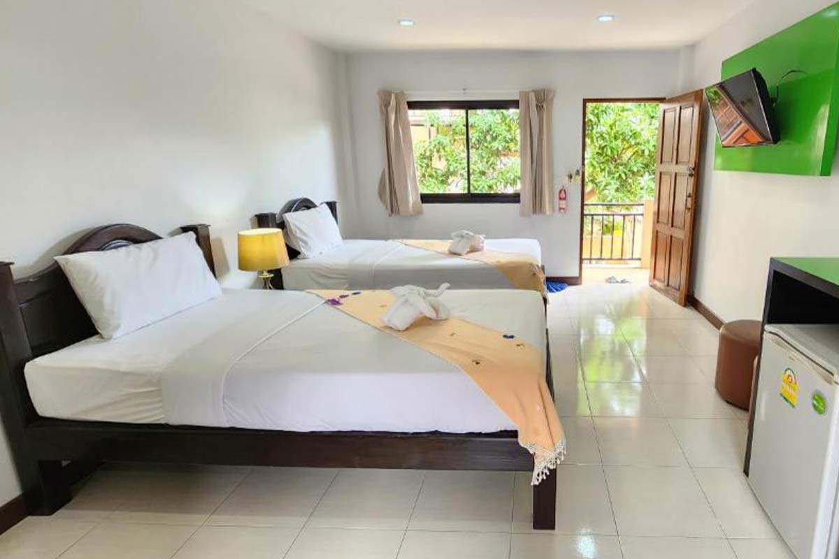 Panupong_Hotel