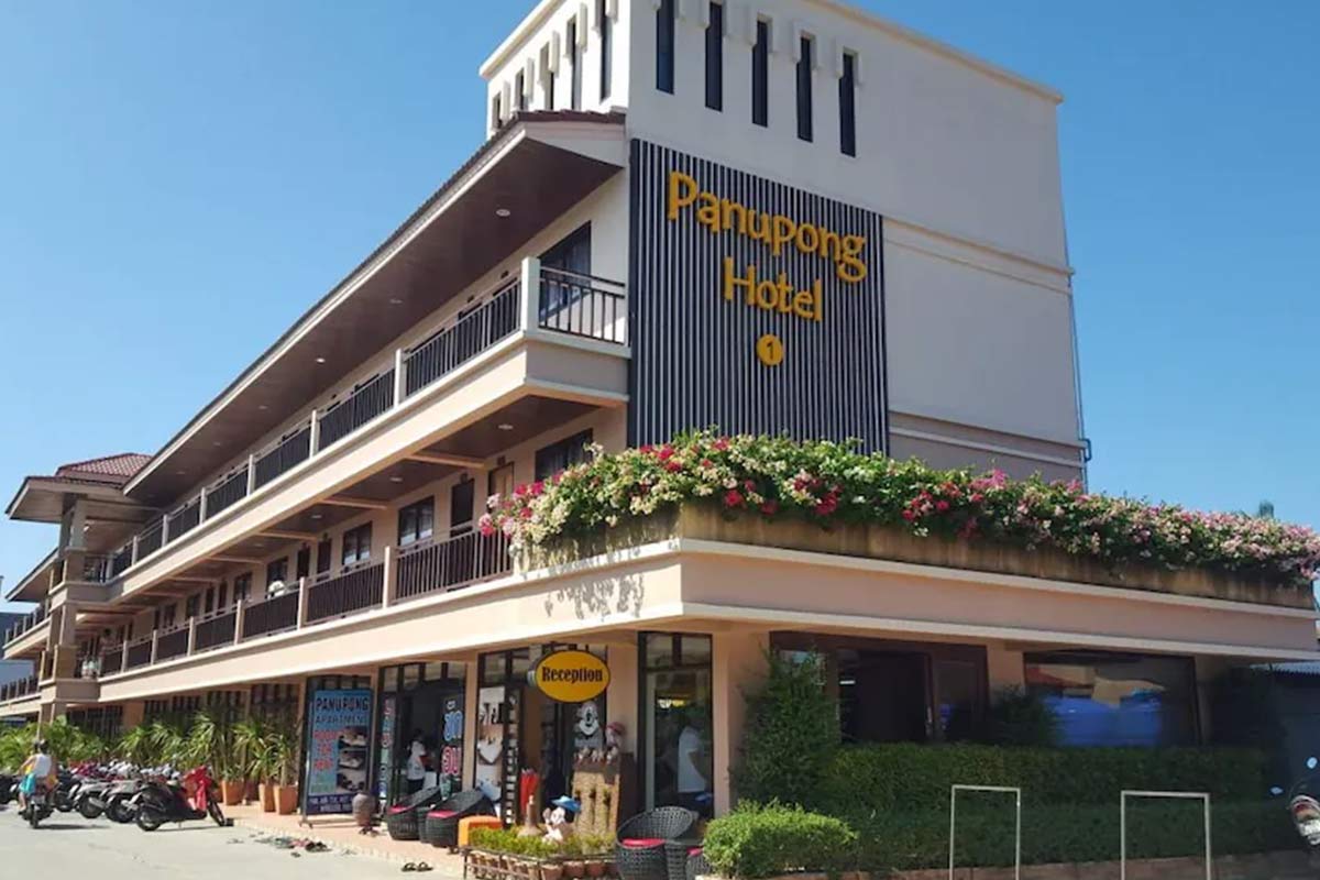 Panupong_Hotel1