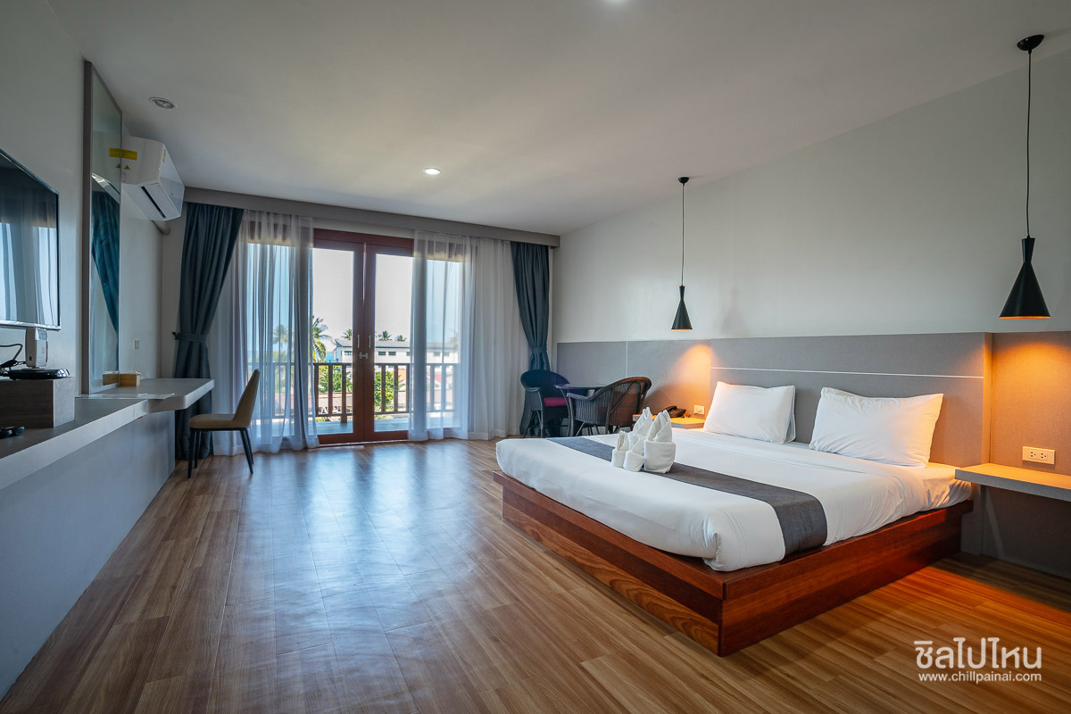 Nana Beach Hotel & Resort2