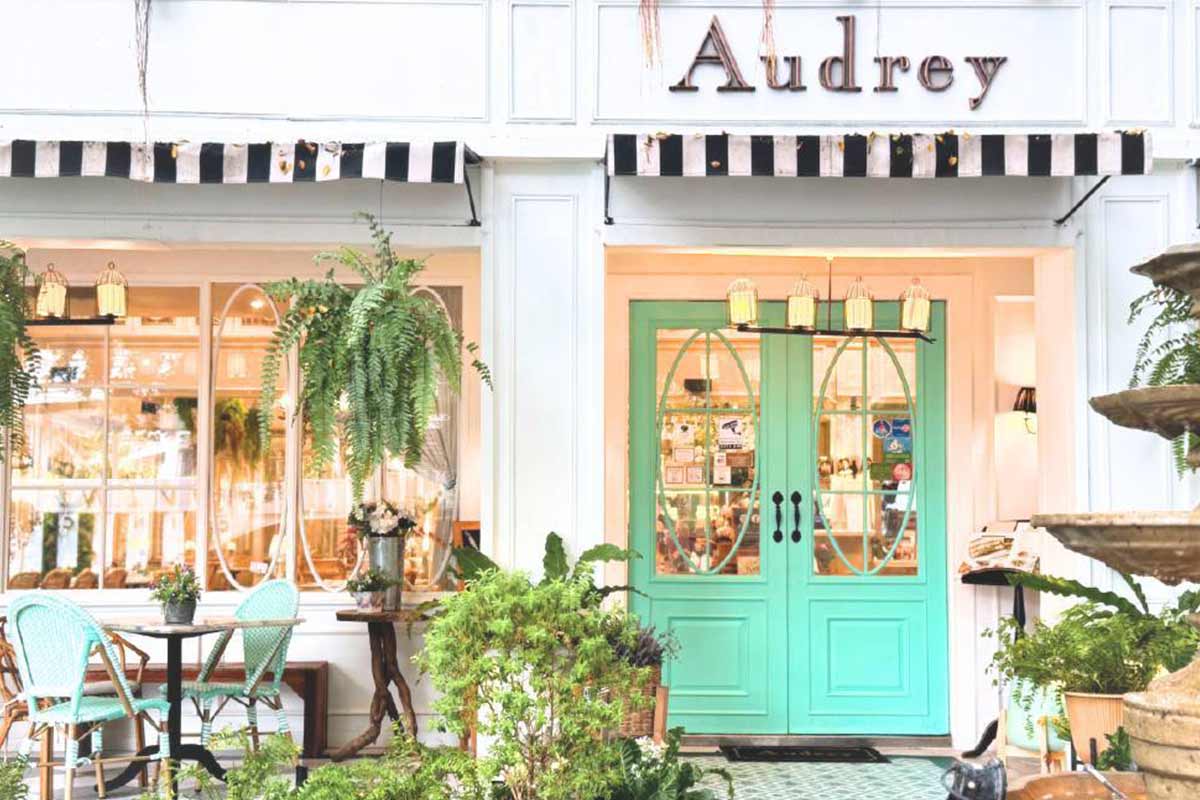 Audrey_Cafe1