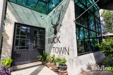 ร้านชิลล์ริมแม่น้ำ: Bucktown พิษณุโลก