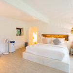 The Scenery Vintage Farm (เดอะ ซีเนอรรี่ วินเทจ ฟาร์ม) Jacuzzi villa หรือ Bath-tub gardener villa ฟรี บัตรกิจกรรม 2 ท่าน, สวนผึ้ง