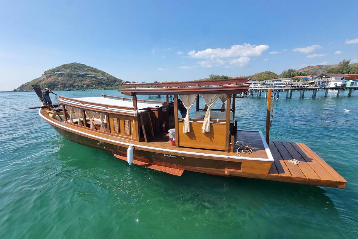 One Day Trip ดำน้ำอ่าวแสมสาร ล่องเรือไม้ Aloha เที่ยวเกาะขาม, แสมสาร สัตหีบ (เหมาลำ6ท่าน)