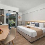 Andaman Beach Hotel Phuket Handwritten Collection (โรงแรม อันดามัน บีช ภูเก็ต แฮนด์ริทเทน คอลเลกชั่น) ห้อง Classic room with balcony 2 ท่าน ภูเก็ต