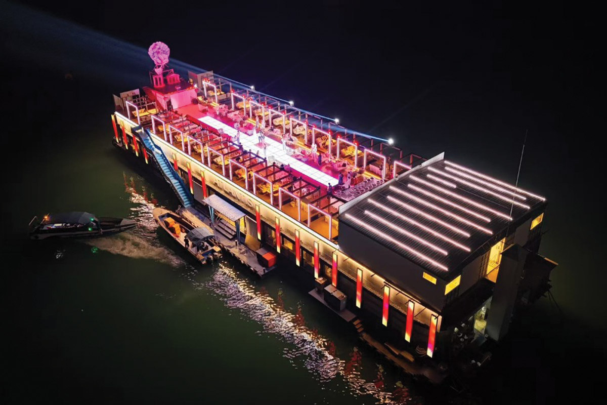 Atlantis Ocean Sky PLUS : บุฟเฟต์บนเรือกลางทะเลพัทยาพร้อมชมโชว์สุดพิเศษ, พัทยา