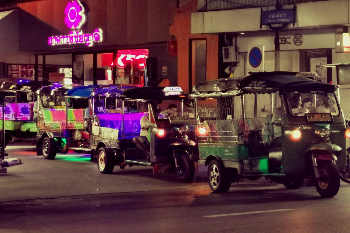 Bangkok Best Eats Midnight Food Tour By Tuk Tuk ทัวร์ชิมอาหารยามค่ำคืนด้วยรถตุ๊กตุ๊ก สำหรับ 1 ท่าน, กรุงเทพ