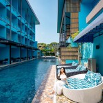 Beach Walk Boutique Resort (บีชวอล์ค บูทีค รีสอร์ต) ห้อง Deluxe King 2 ท่าน บางแสน