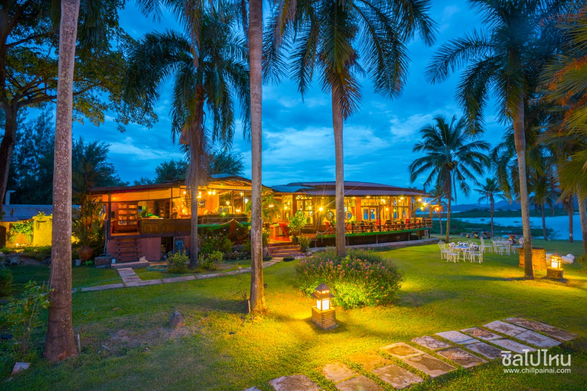 Kaengkrachan Boathouse Paradise Resort (แก่งกระจาน โบ๊ทเฮ้าส์ พาราไดซ์ รีสอร์ท)