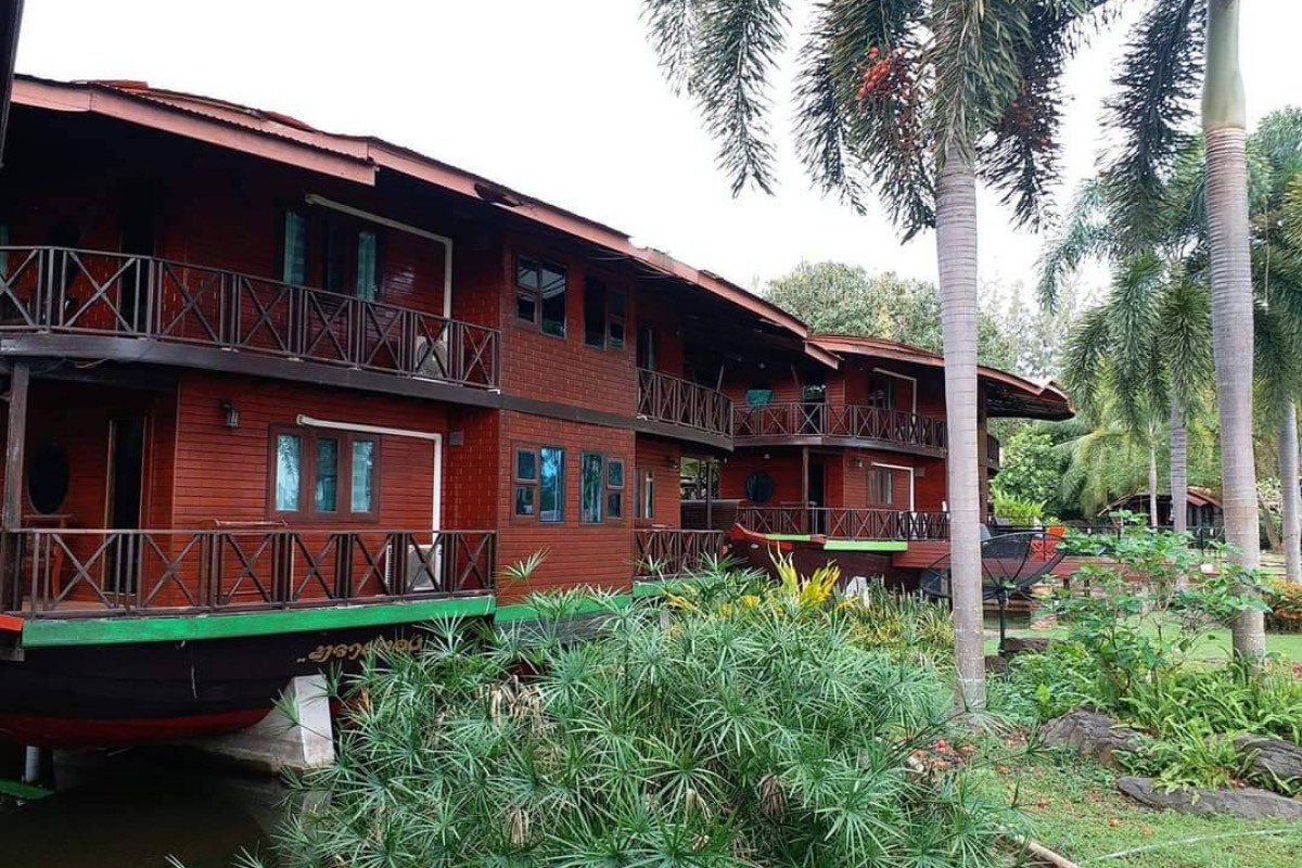Deluxe Lake View_11