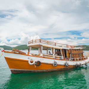 ล่องเรือไม้สุดหรู Richho เที่ยวเกาะยอ ดำน้ำ + พายเรือซับบอร์ด + ตกปลา ตกหมึก + เซตอาหาร + ชุดอาหารทะเล, สัตหีบ ชลบุรี