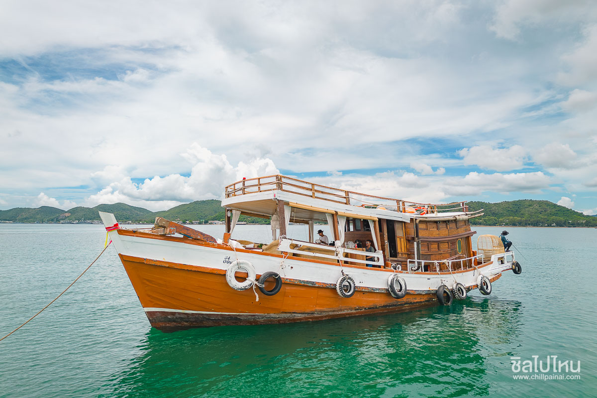 ล่องเรือไม้สุดหรูเที่ยวเกาะยอ ดำน้ำ + พายเรือซับบอร์ด + ตกปลา ตกหมึก + เซตอาหาร + ชุดอาหารทะเล, สัตหีบ ชลบุรี