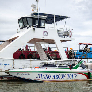 เรือสปีดโบ๊ท ไป-กลับ ระยอง(ท่าเรือบ้านเพ)- เกาะเสม็ด + ที่จอดรถ , ระยอง