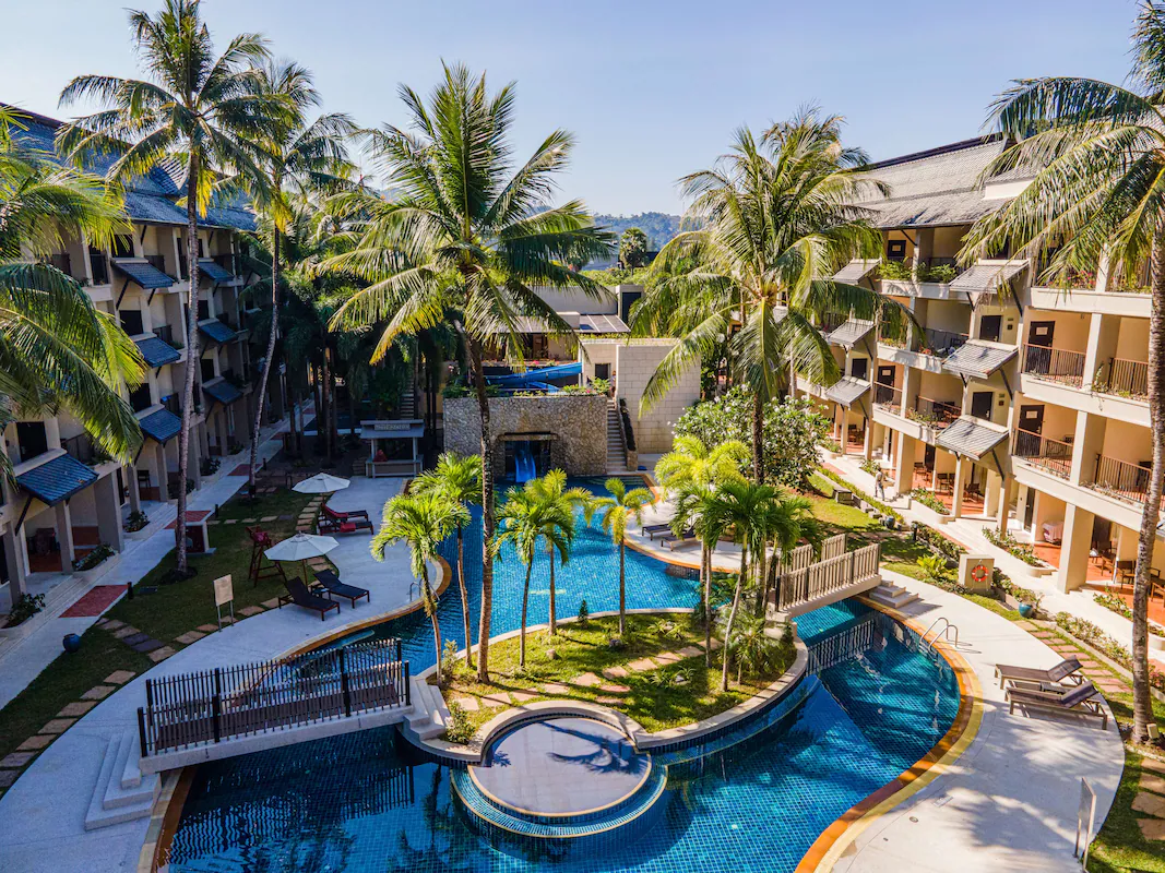 Radisson Resort and Suites Phuket (เรดิสัน รีสอร์ท แอนด์ สวีท ภูเก็ต) ห้อง One Bed Room Suite Terrace 2 ท่าน ภูเก็ต